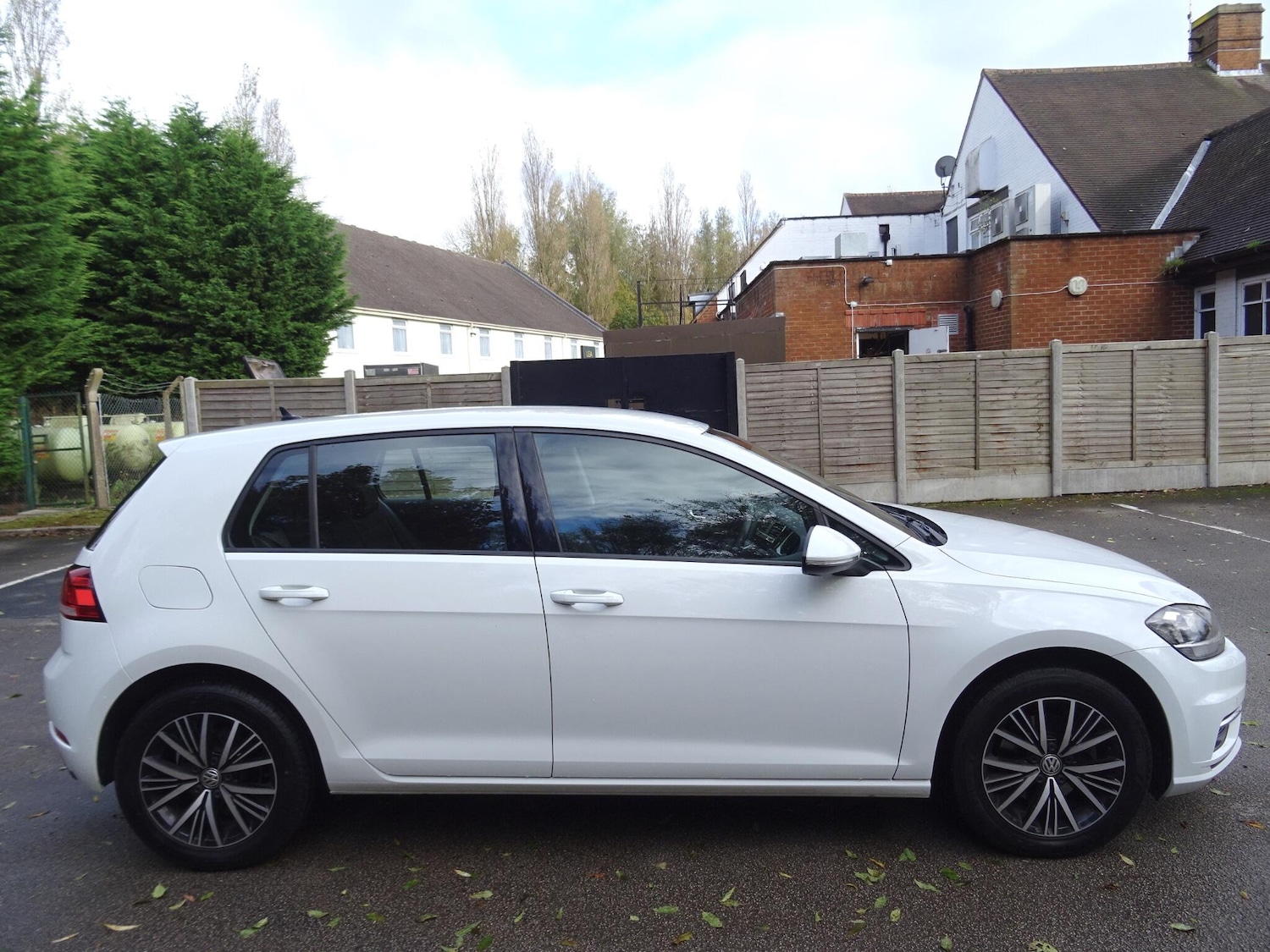 Used Volkswagen Golf 2018 for sale - 76989328: Photo 7