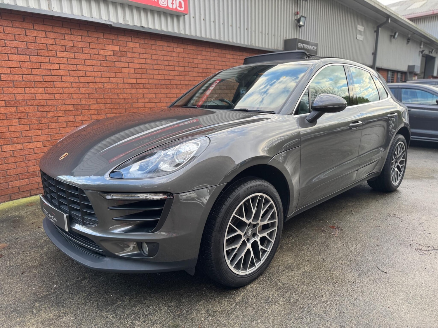 Used Porsche Macan 2018 for sale - 76991906: Photo 1