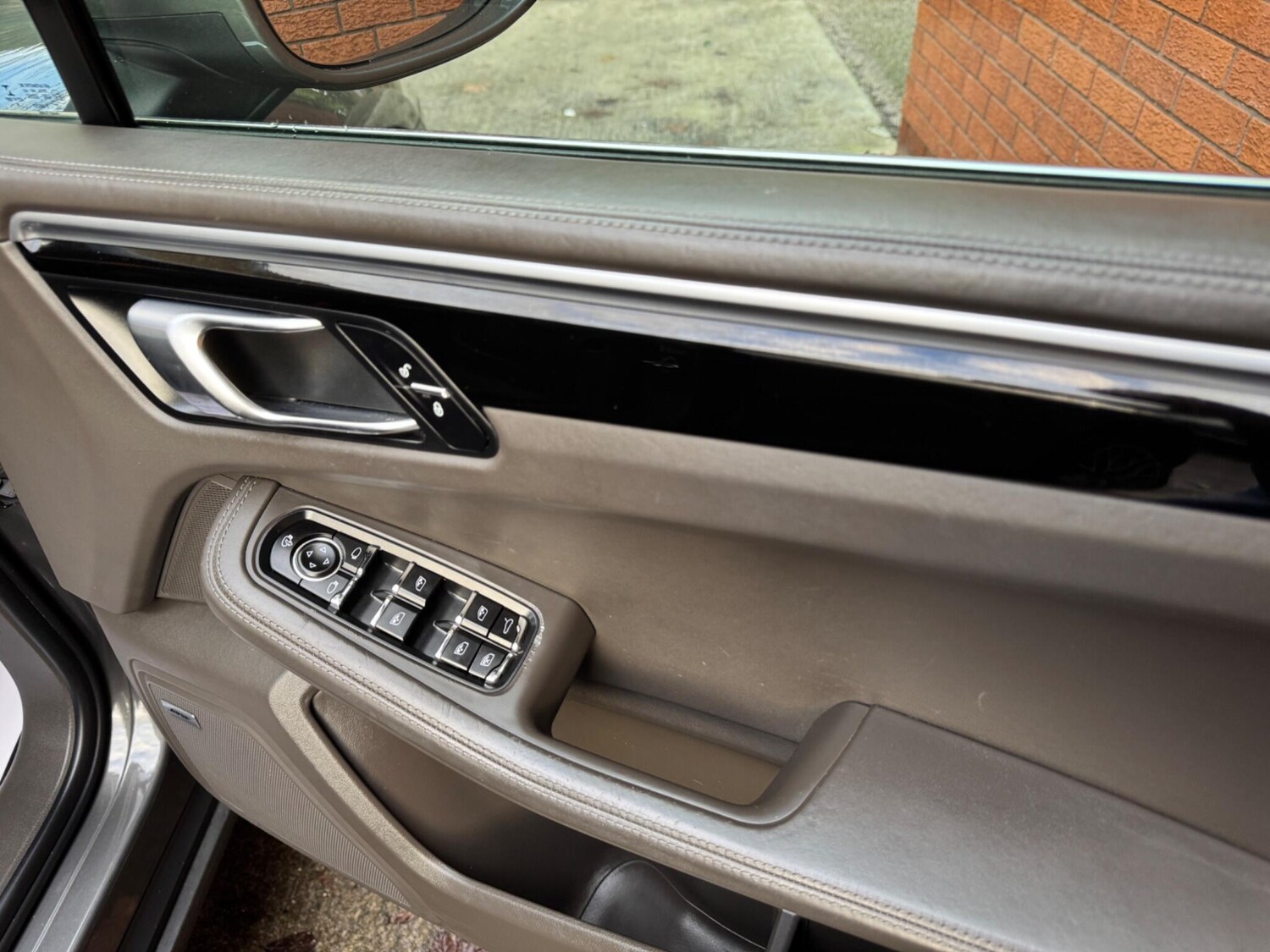 Used Porsche Macan 2018 for sale - 76991906: Photo 16