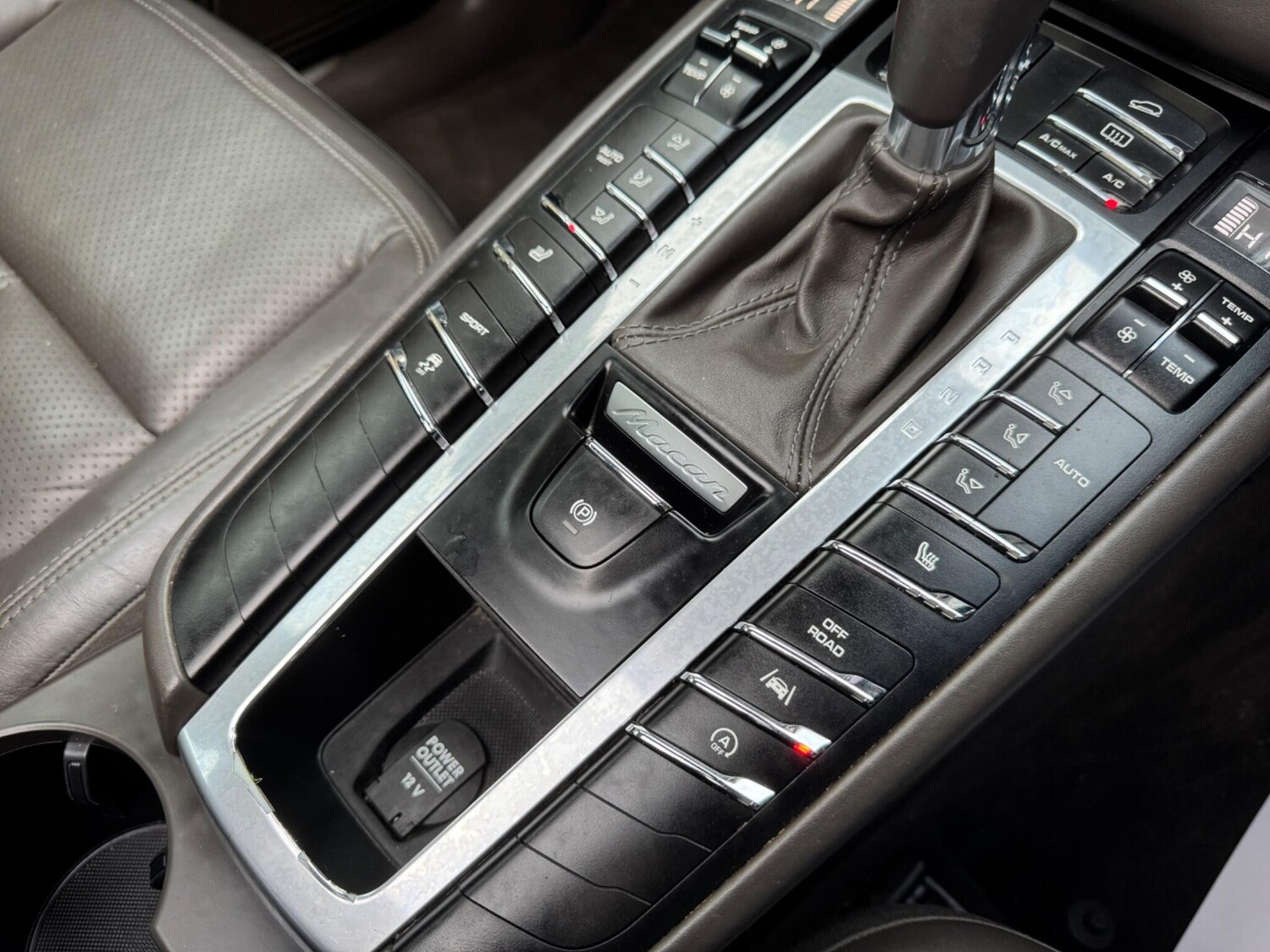 Used Porsche Macan 2018 for sale - 76991906: Photo 26