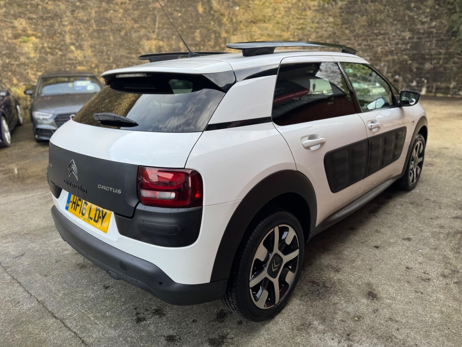Used Citroen C4 Cactus for sale - 77537395: Photo 9