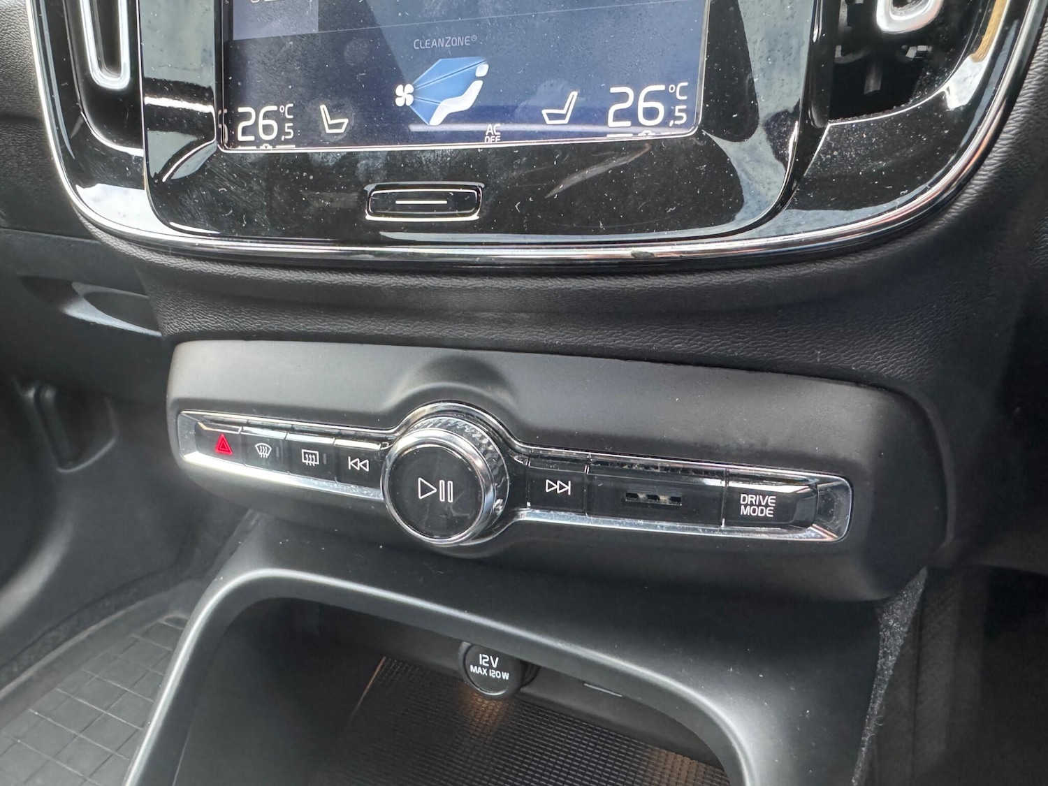 Used Volvo XC40 2018 for sale - 77646755: Photo 24