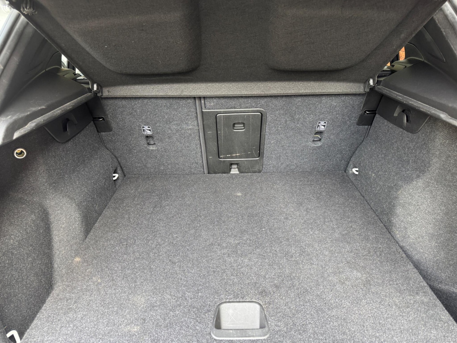 Used Volvo XC40 2018 for sale - 77646755: Photo 32