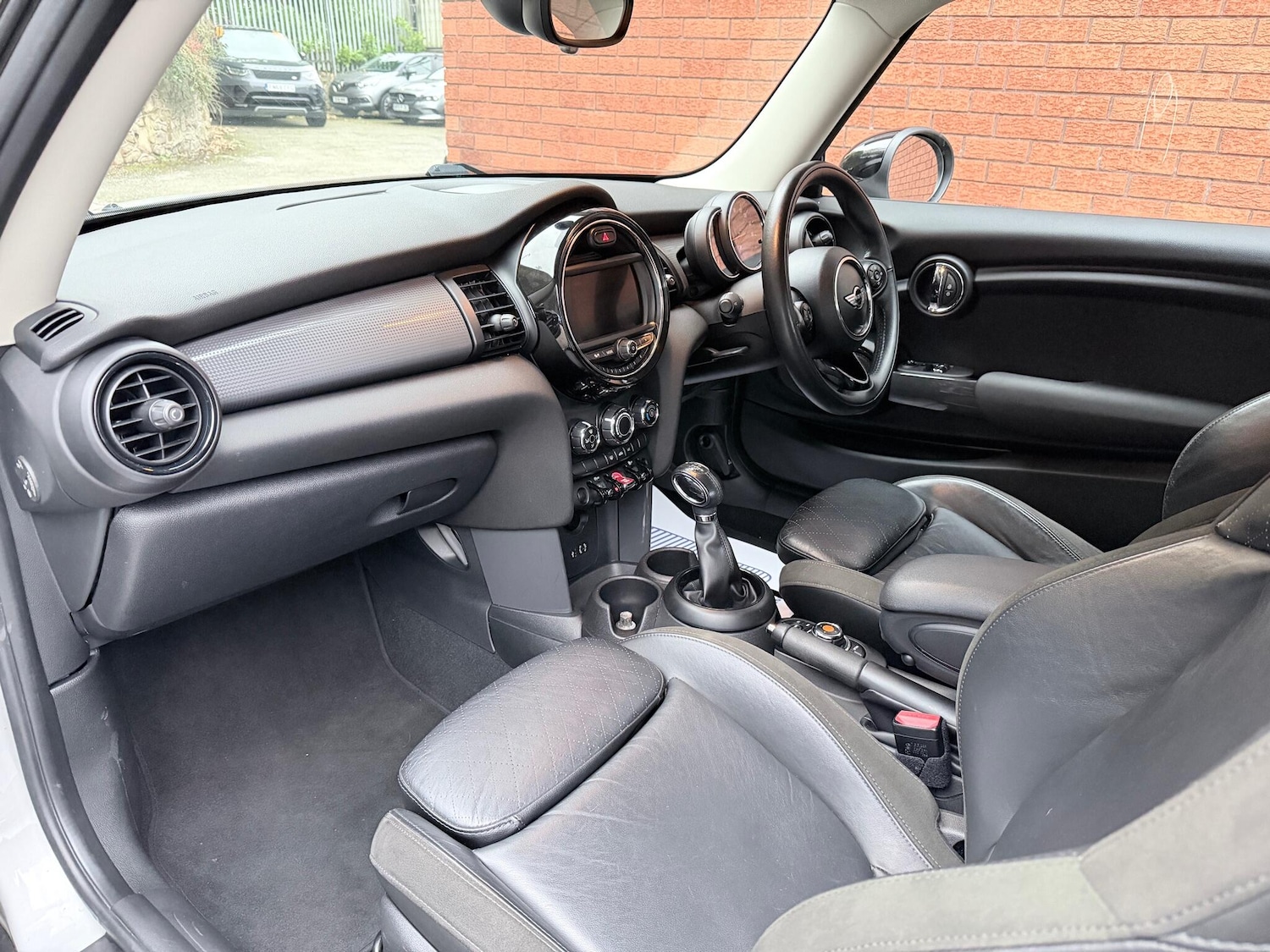 Used MINI Hatch 2017 for sale - 76992333: Photo 24