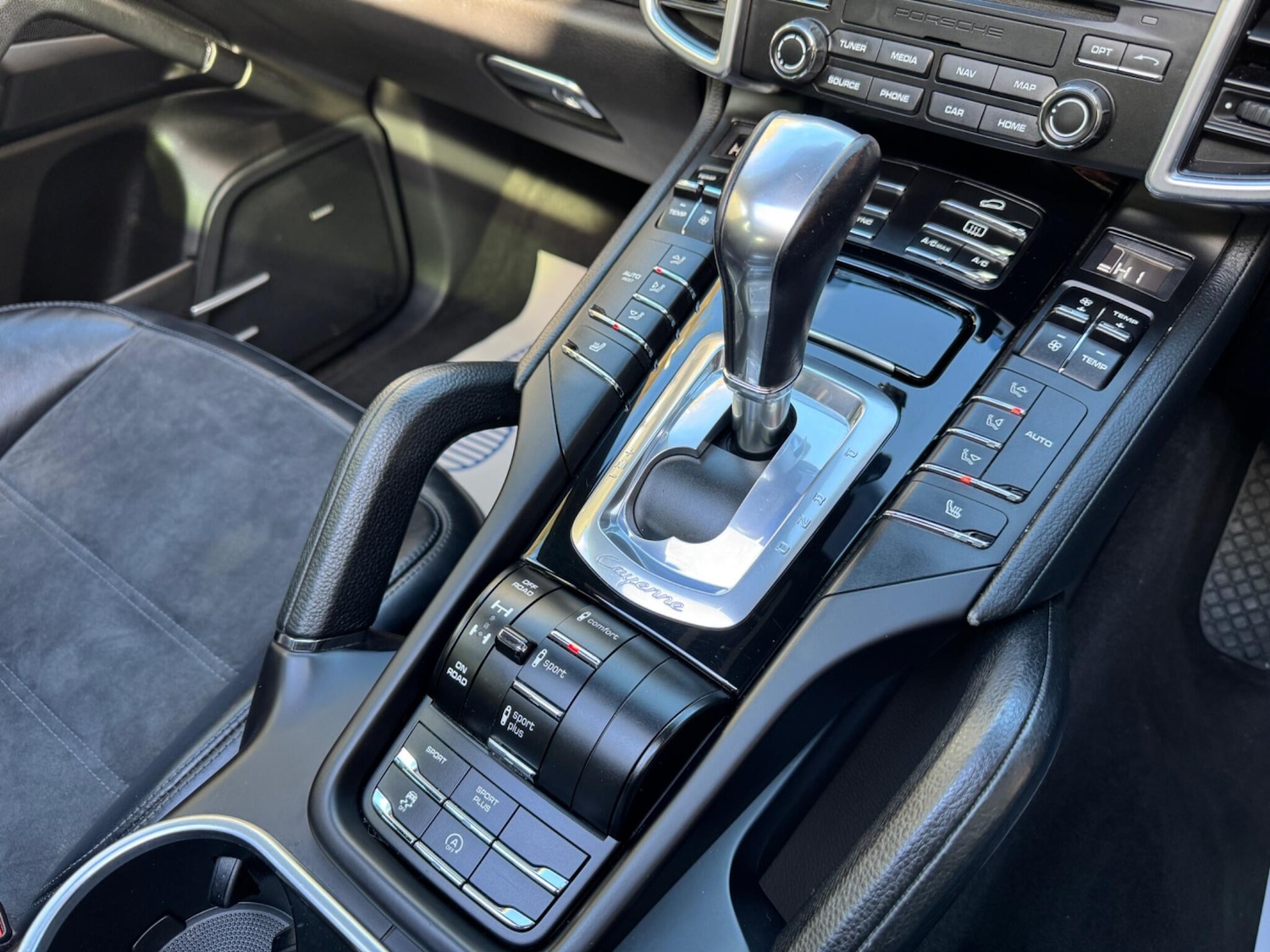 Used Porsche Cayenne 2018 for sale - 78115333: Photo 16