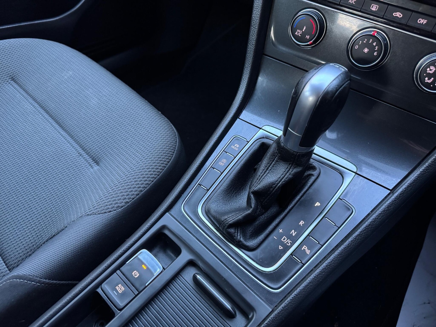 Used Volkswagen Golf 2018 for sale - 77253902: Photo 19