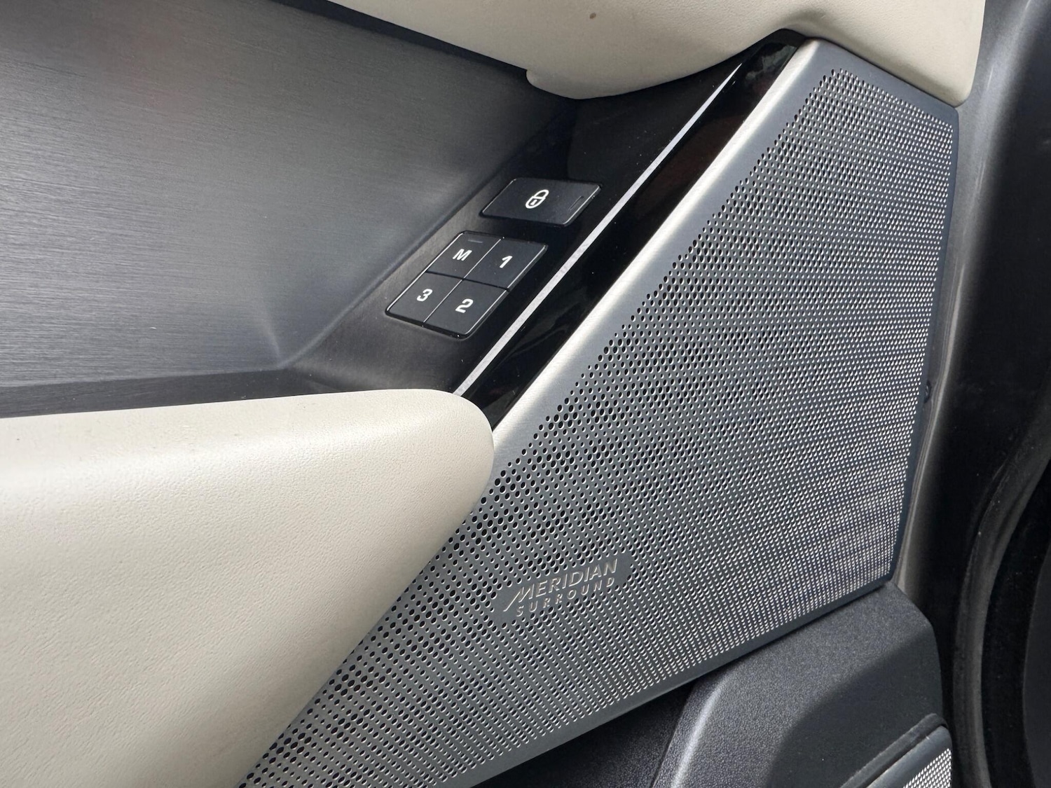 Used Land Rover Range Rover Velar 2017 for sale - 77611477: Photo 20