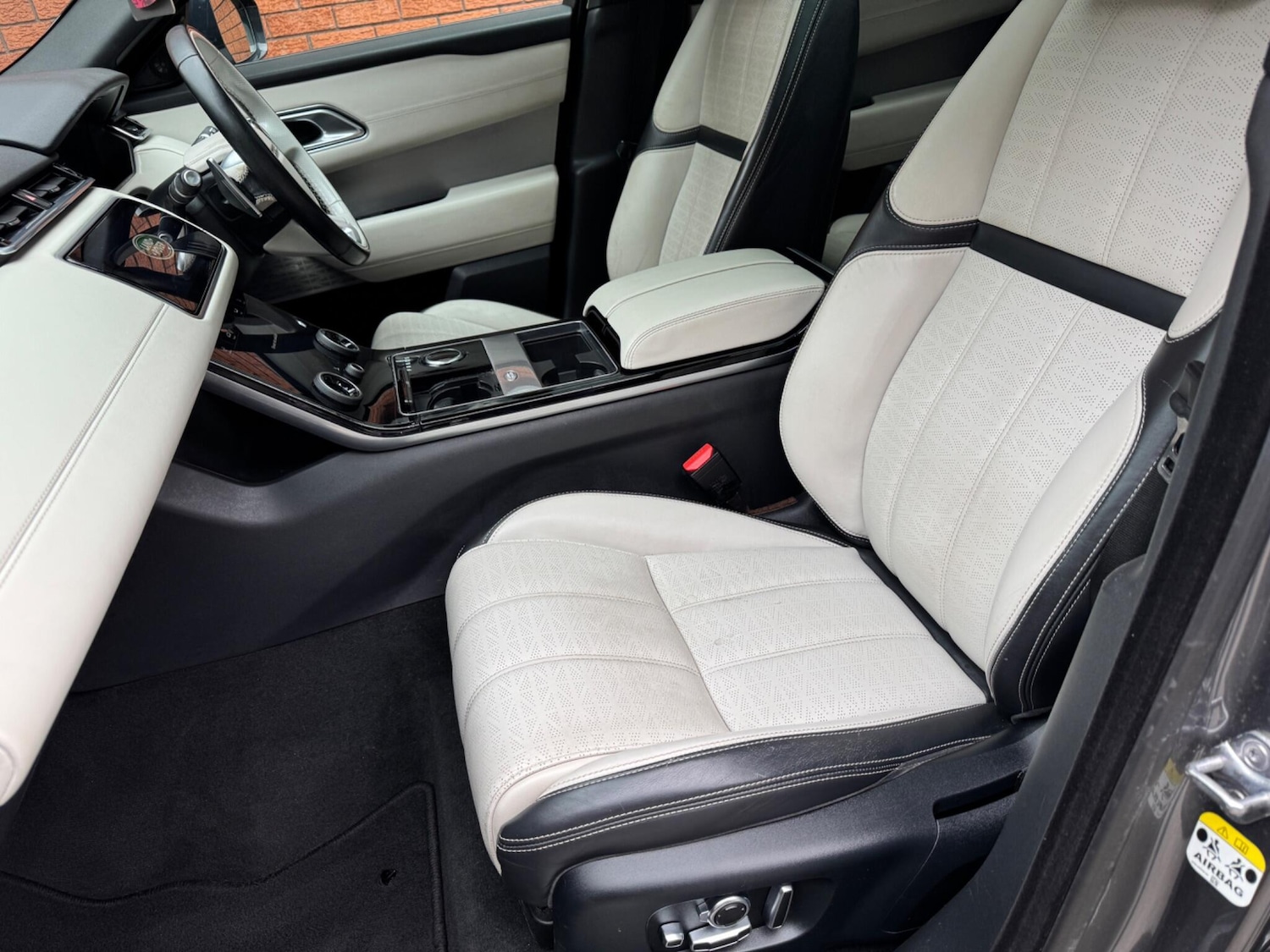 Used Land Rover Range Rover Velar 2017 for sale - 77611477: Photo 23