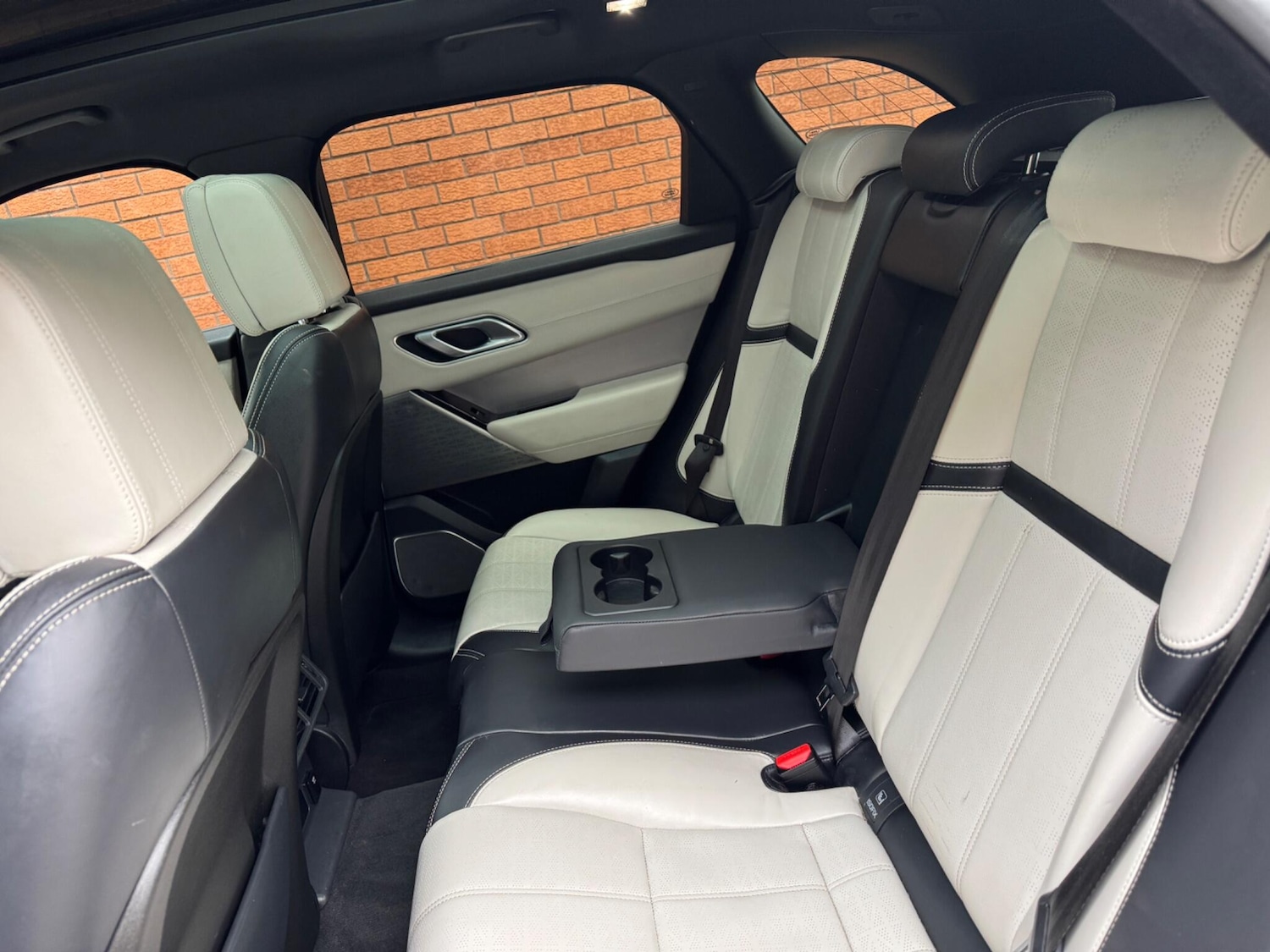 Used Land Rover Range Rover Velar 2017 for sale - 77611477: Photo 24