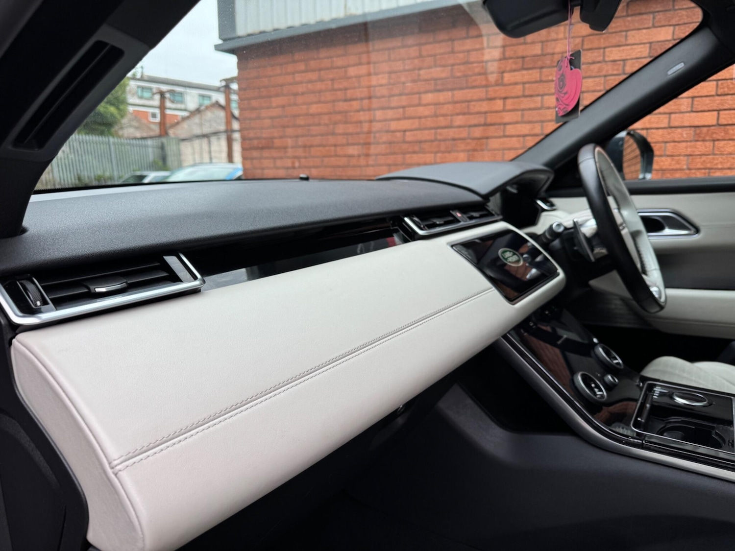 Used Land Rover Range Rover Velar 2017 for sale - 77611477: Photo 28