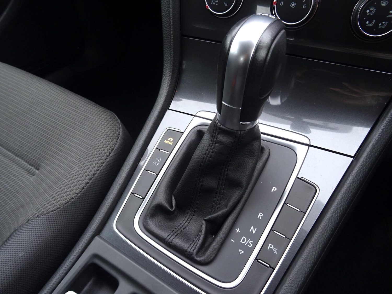 Used Volkswagen Golf 2018 for sale - 77109445: Photo 17