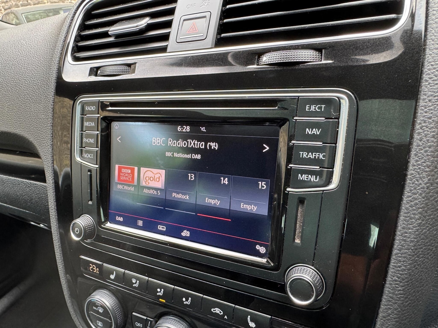 Used Volkswagen Scirocco 2015 for sale - 76988037: Photo 28