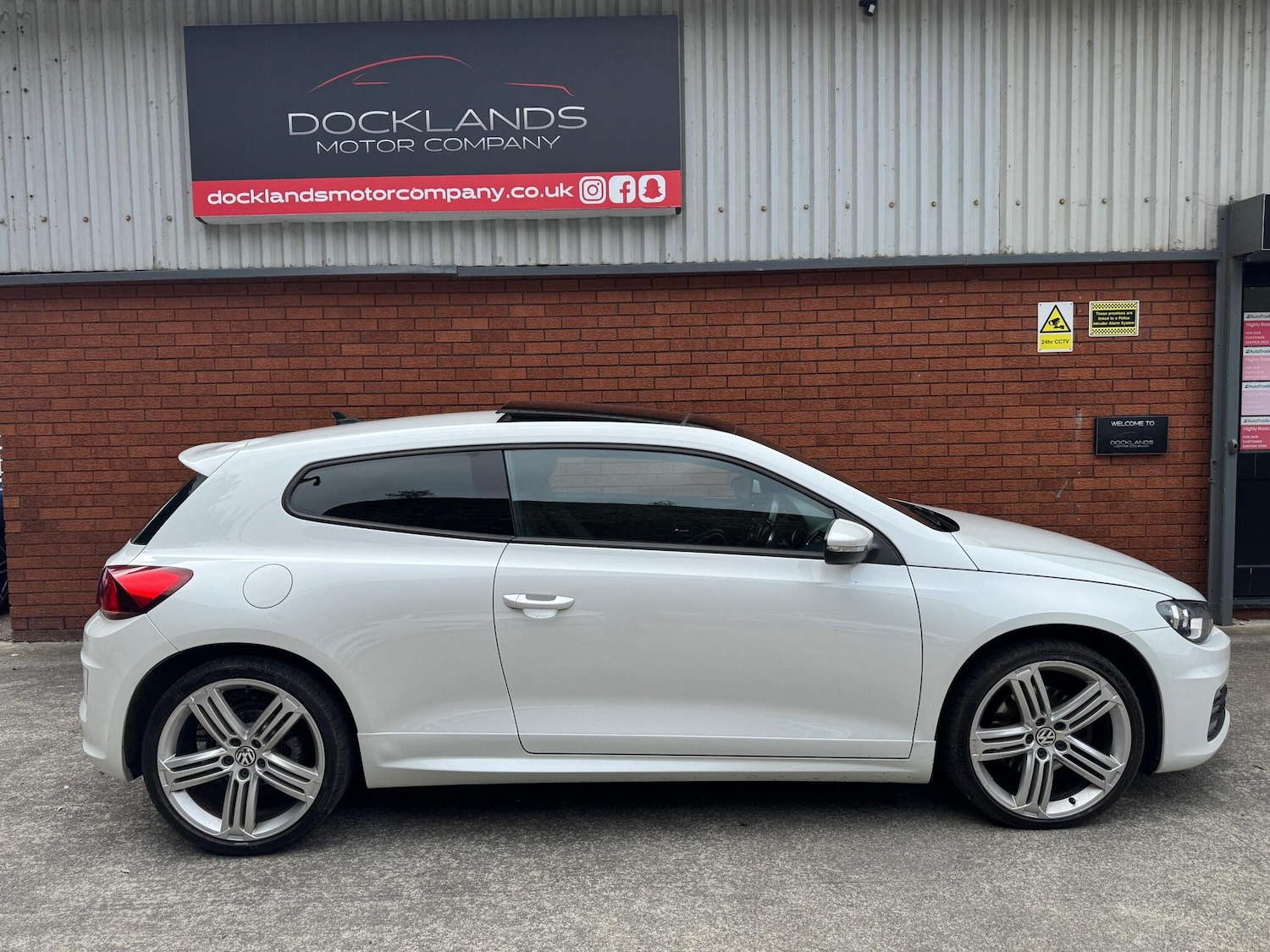 Used Volkswagen Scirocco 2015 for sale - 76988037: Photo 6