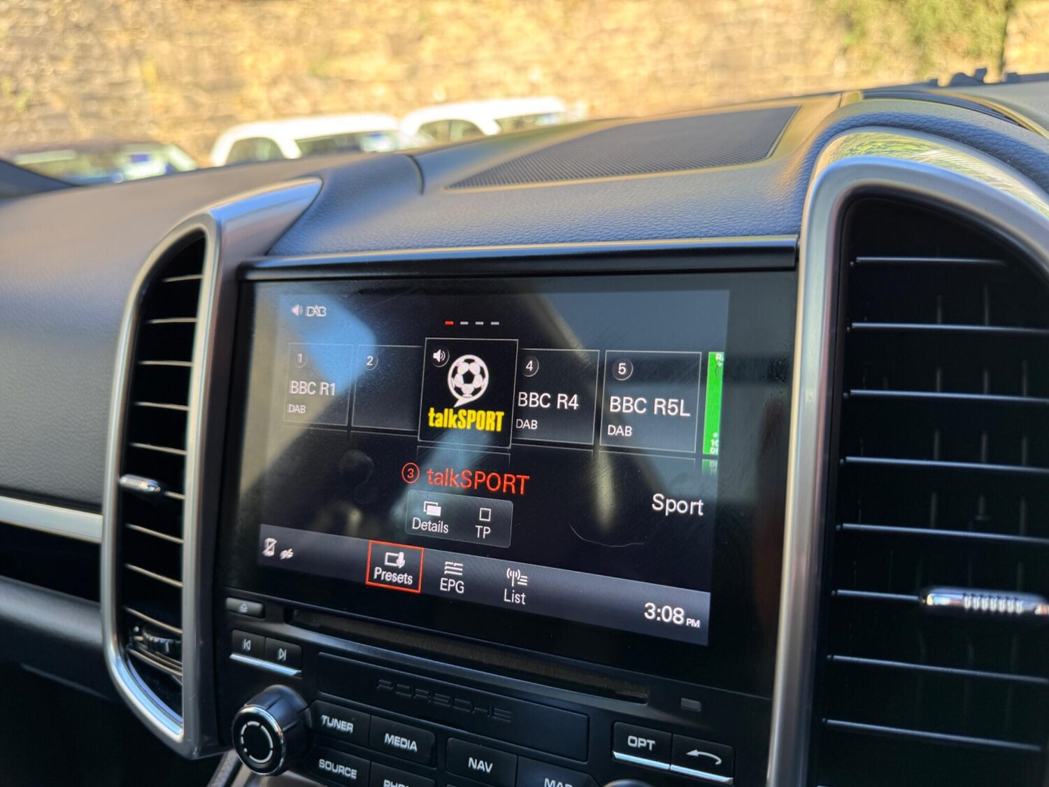 Used Porsche Cayenne for sale - 77925071: Photo 32