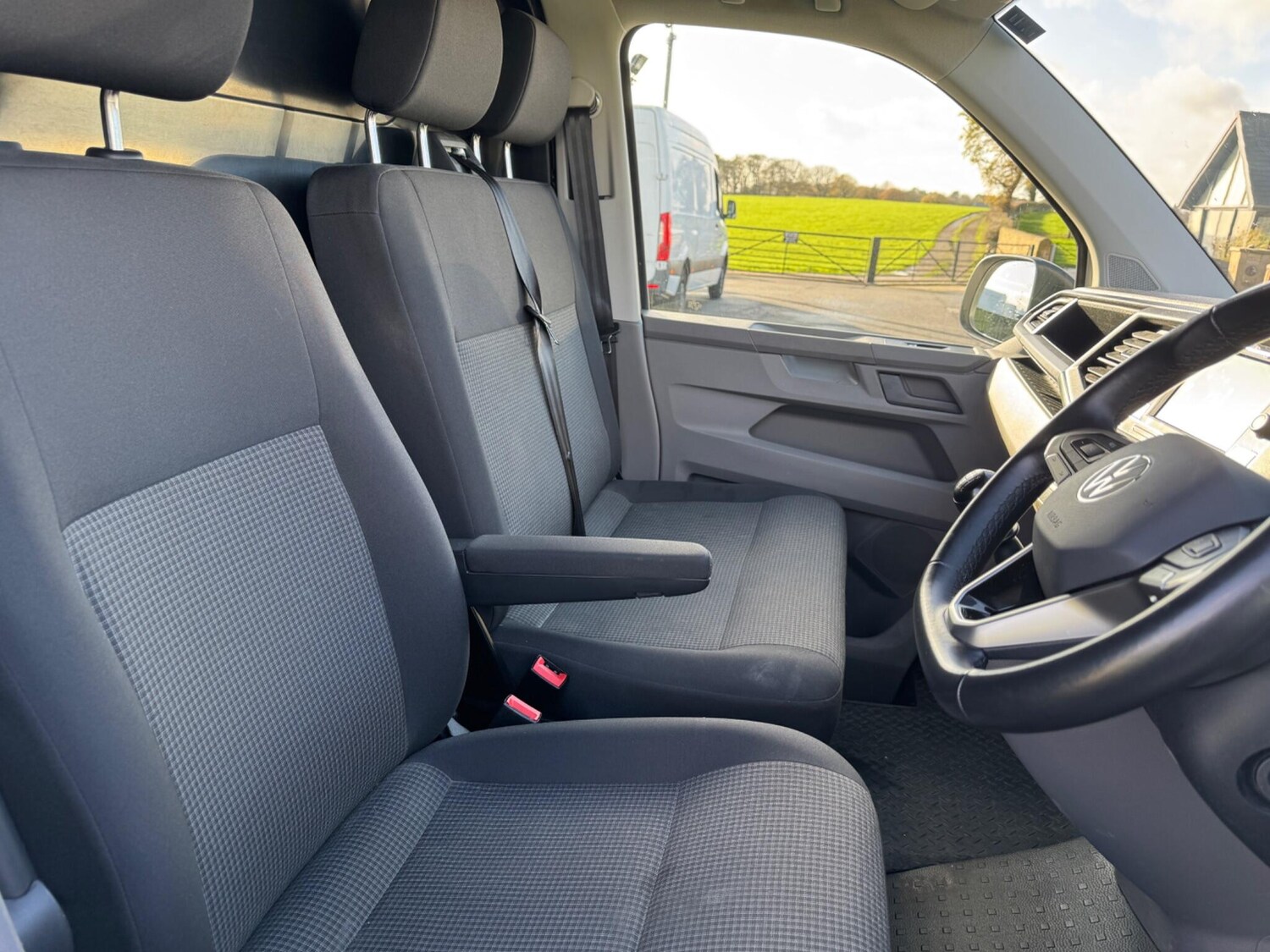 Used Volkswagen Transporter 2024 for sale - 76990585: Photo 12