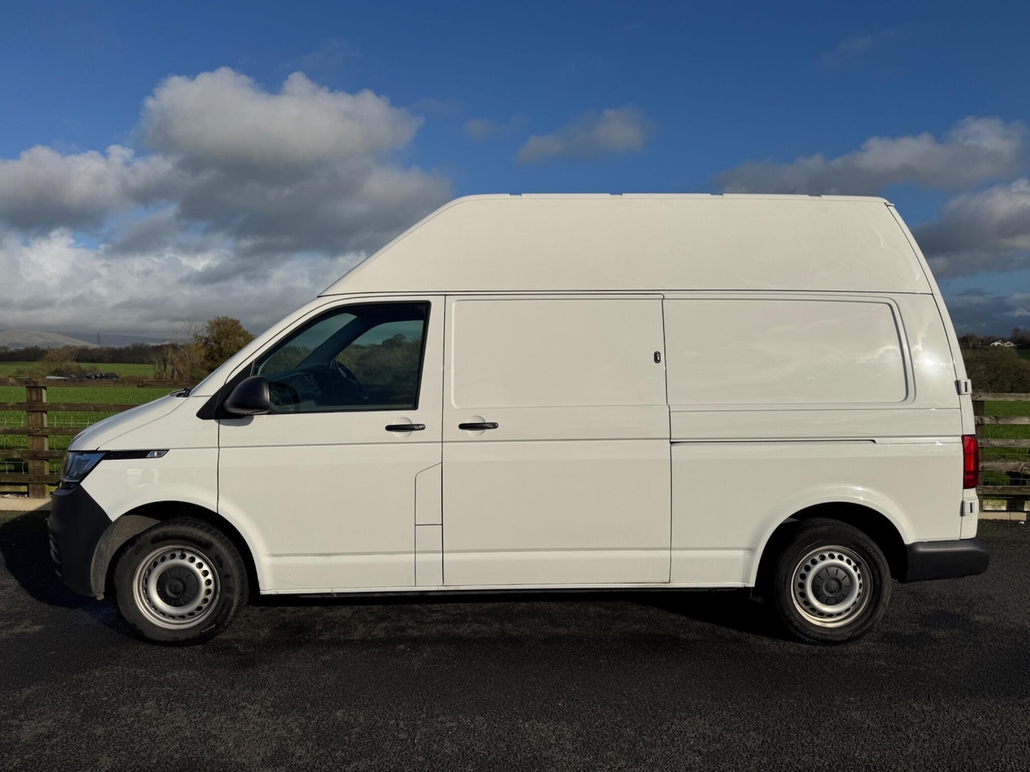 Used Volkswagen Transporter 2024 for sale - 76990585: Photo 5