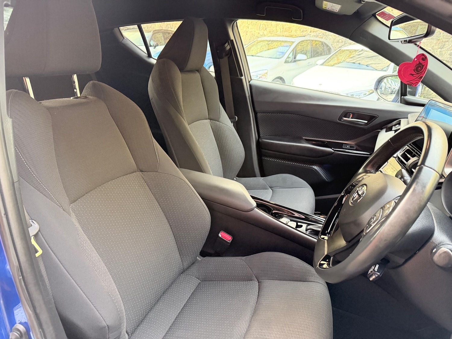 Used Toyota C-HR for sale - 76991810: Photo 14