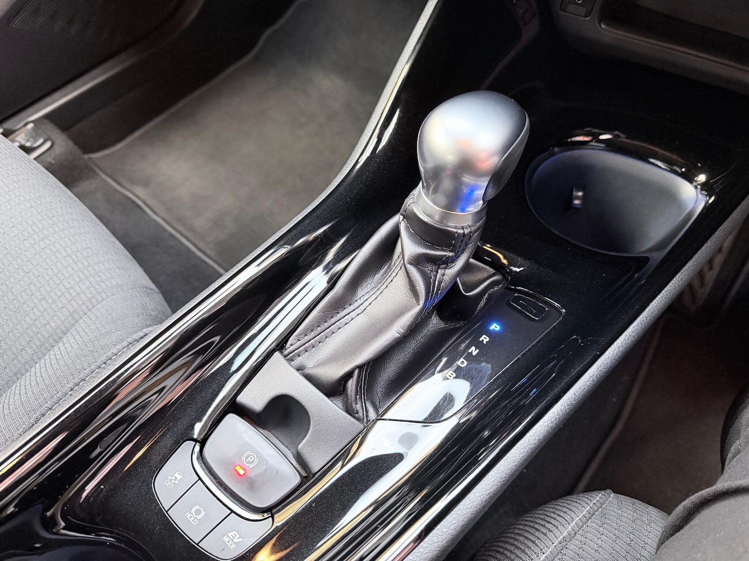 Used Toyota C-HR for sale - 76991810: Photo 23