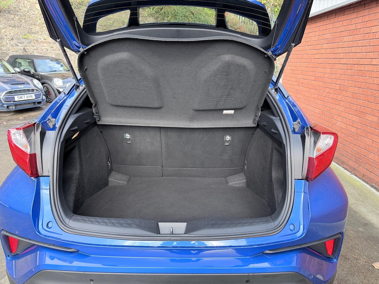 Used Toyota C-HR for sale - 76991810: Photo 33