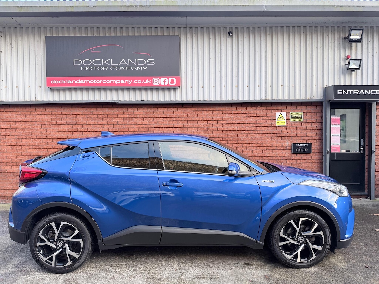 Used Toyota C-HR for sale - 76991810: Photo 6