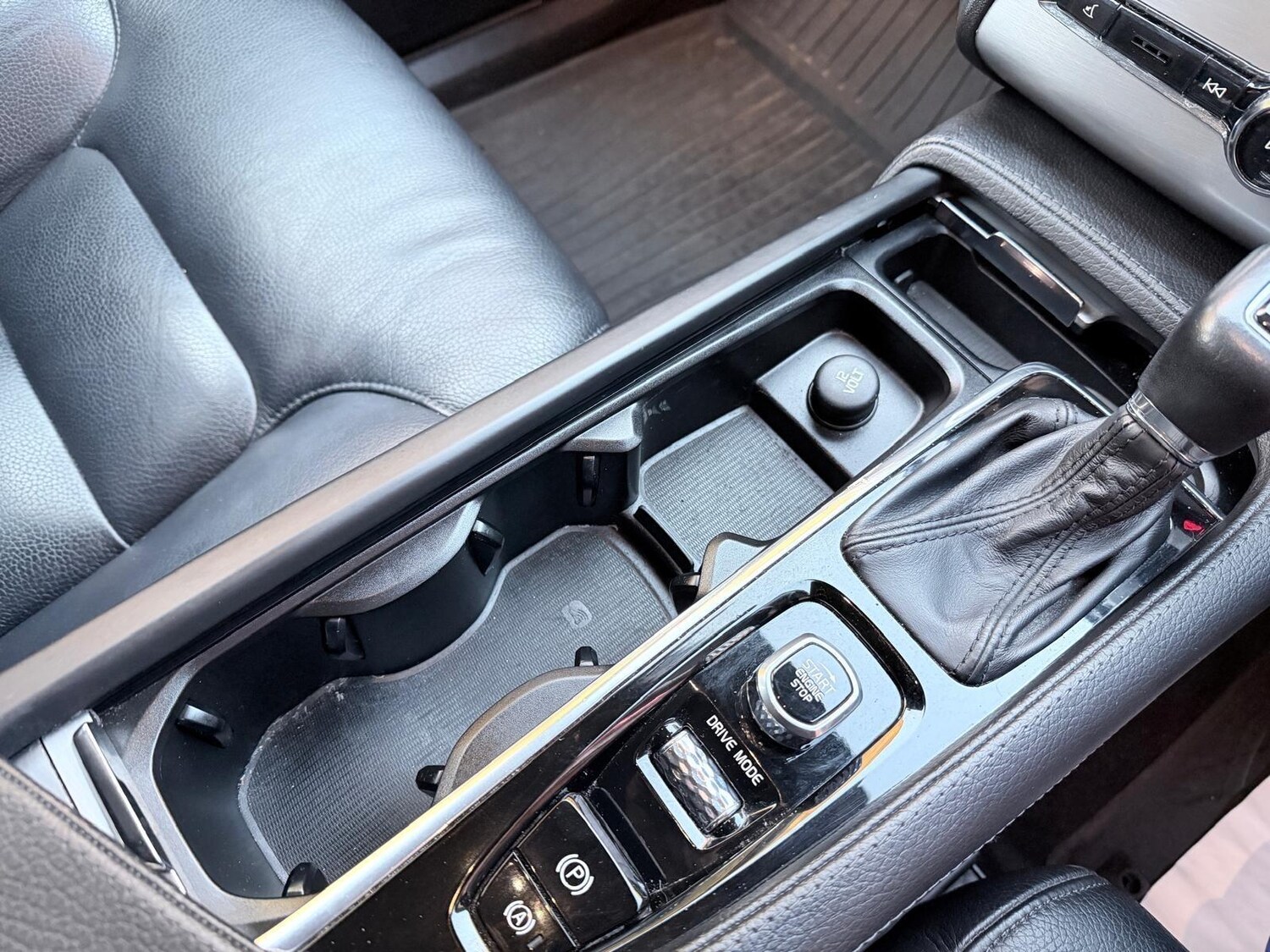 Used Volvo XC90 2017 for sale - 76989681: Photo 24