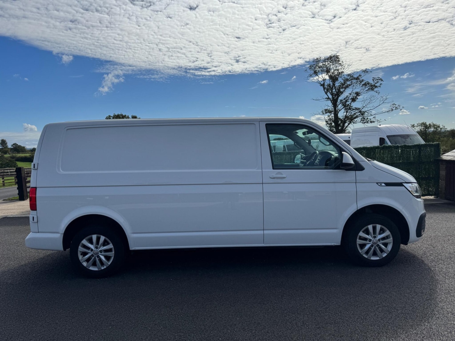 Used Volkswagen Transporter 2024 for sale - 77097534: Photo 5