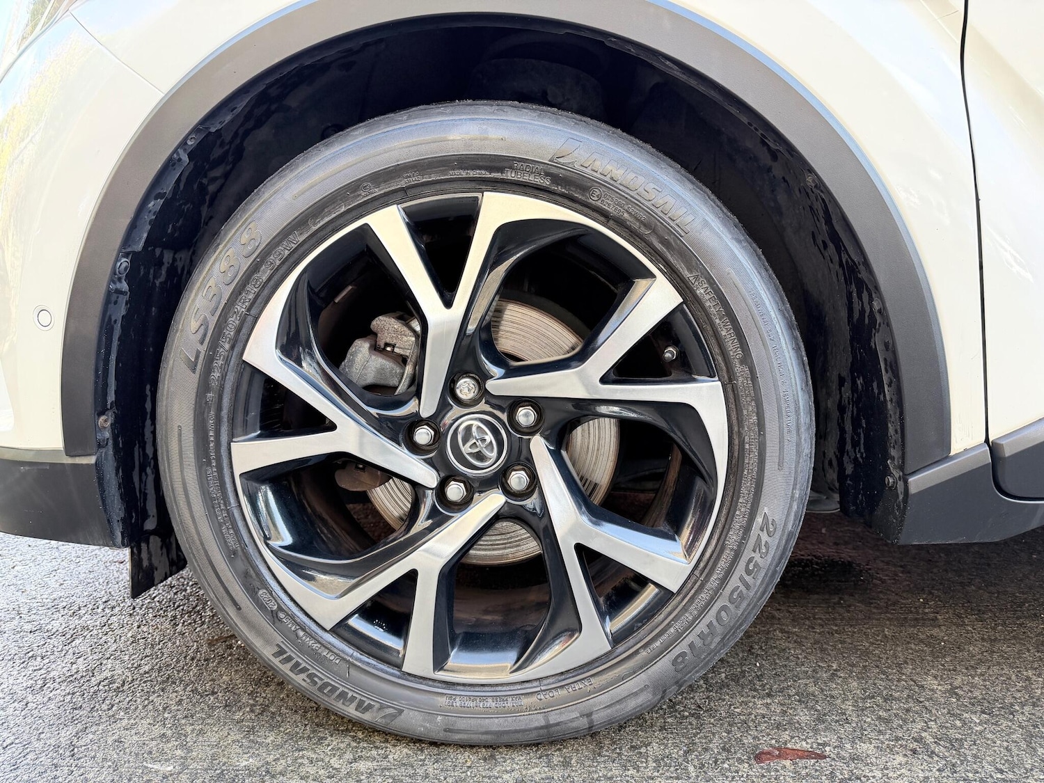 Used Toyota C-HR for sale - 76995250: Photo 11