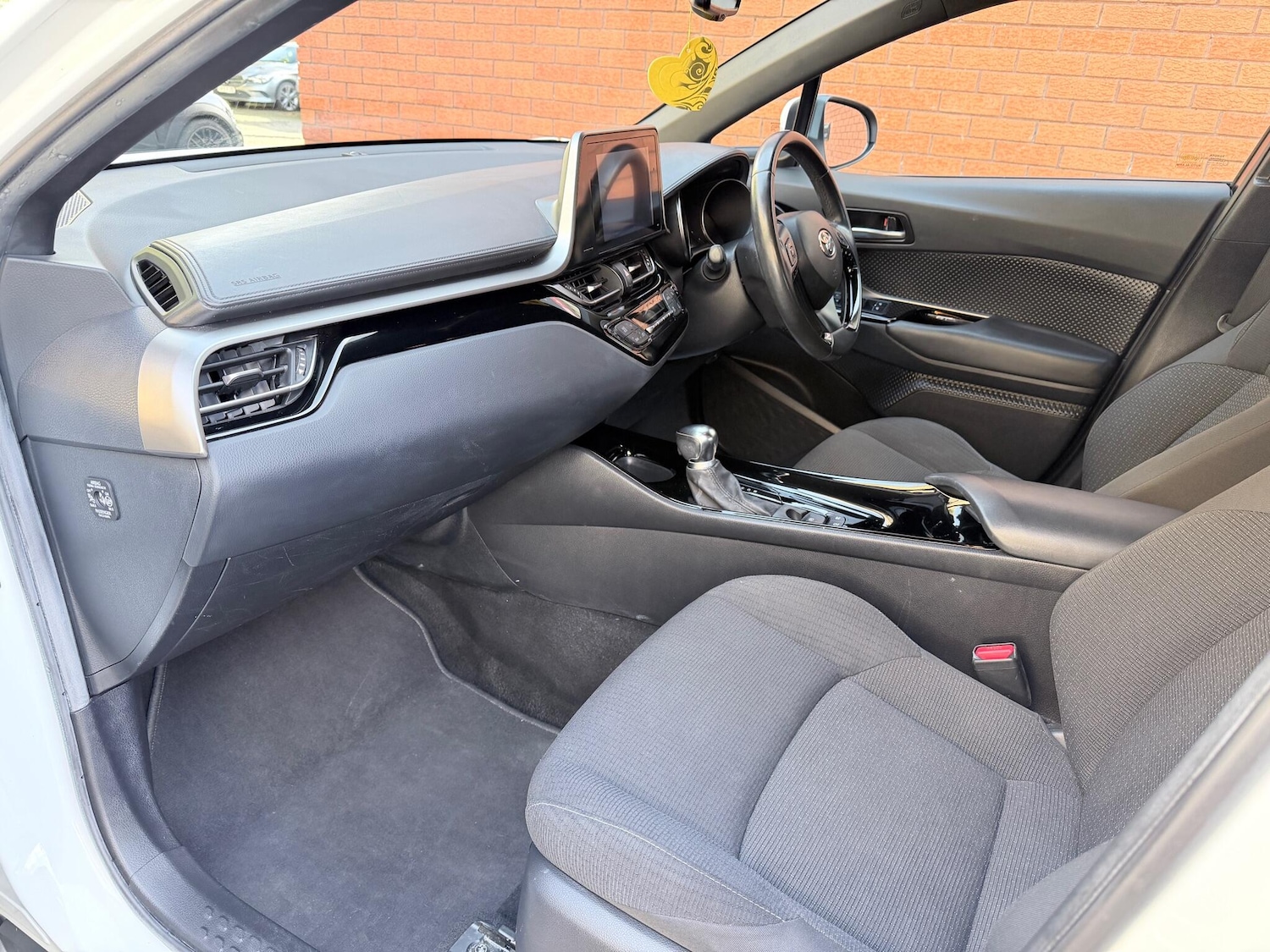 Used Toyota C-HR for sale - 76995250: Photo 19