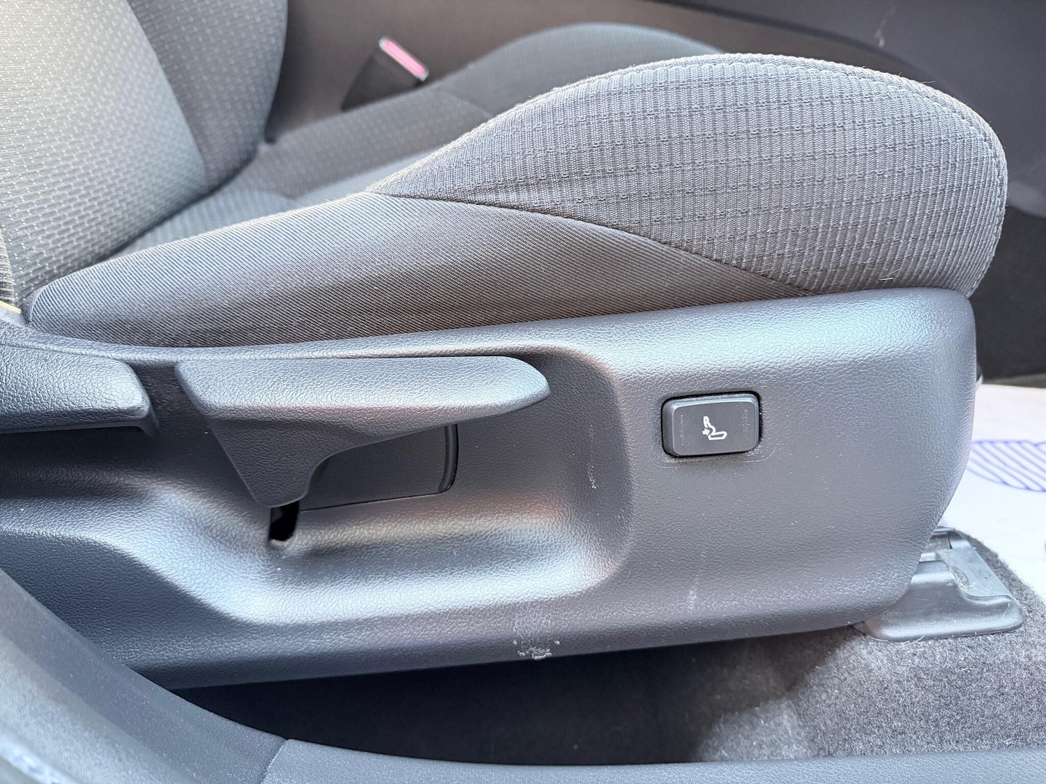 Used Toyota C-HR for sale - 76995250: Photo 23