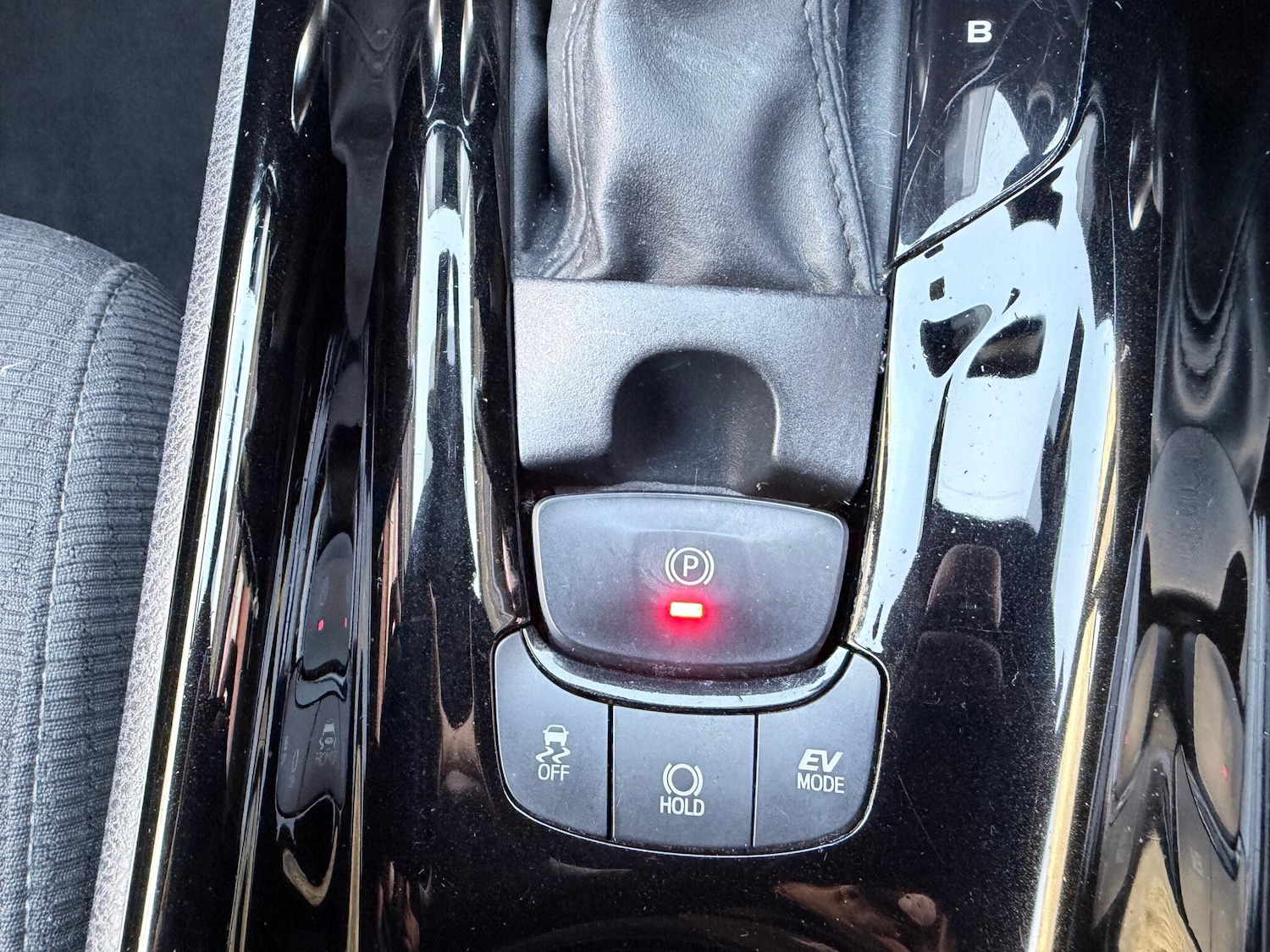 Used Toyota C-HR for sale - 76995250: Photo 24