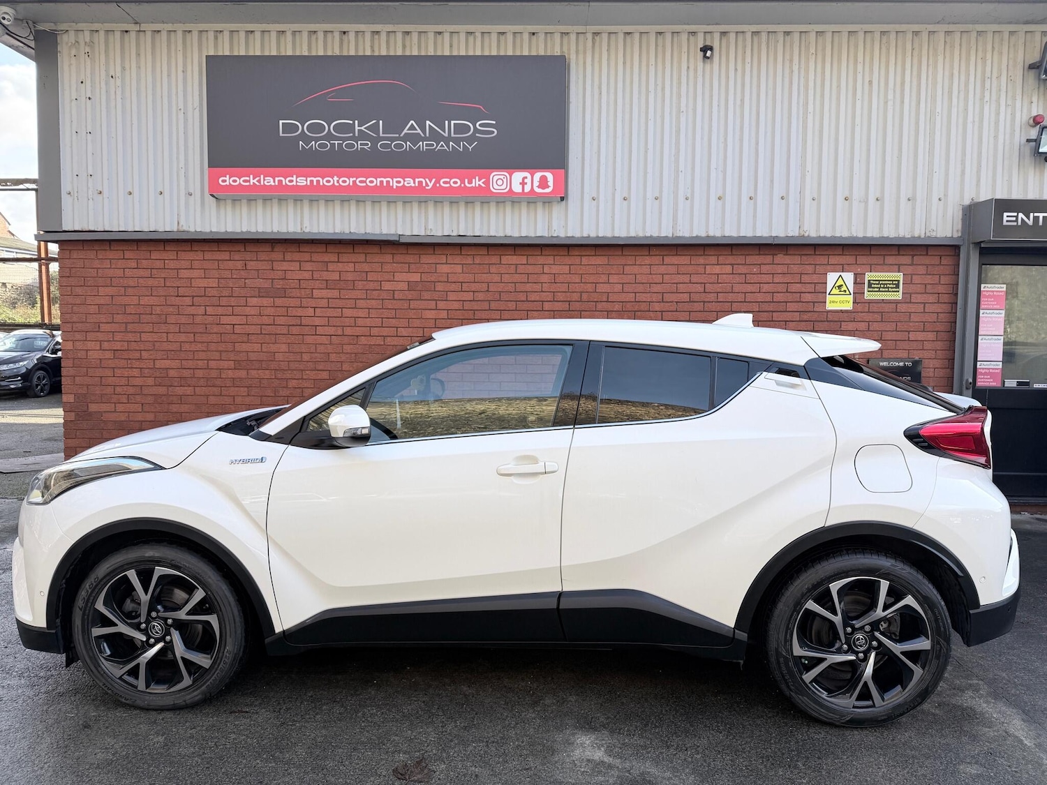 Used Toyota C-HR for sale - 76995250: Photo 5
