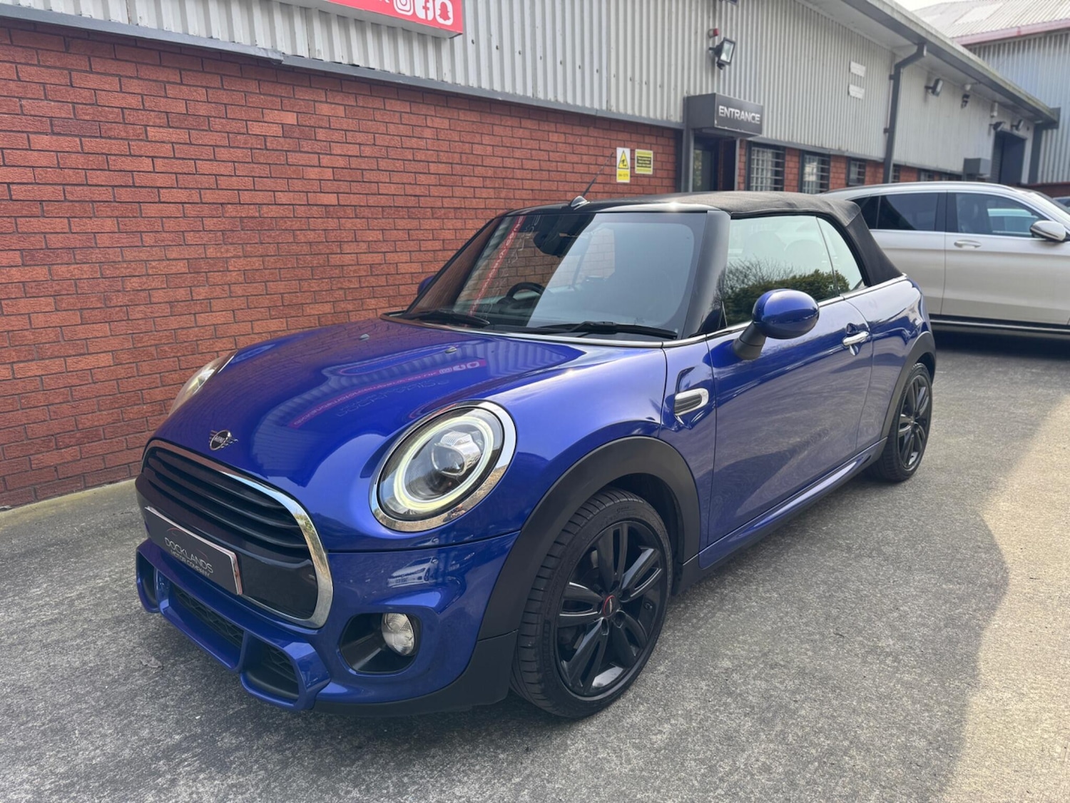 Used MINI Convertible 2019 for sale - 78116569: Photo 11