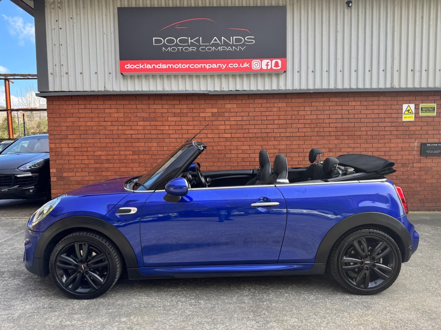 Used MINI Convertible 2019 for sale - 78116569: Photo 5