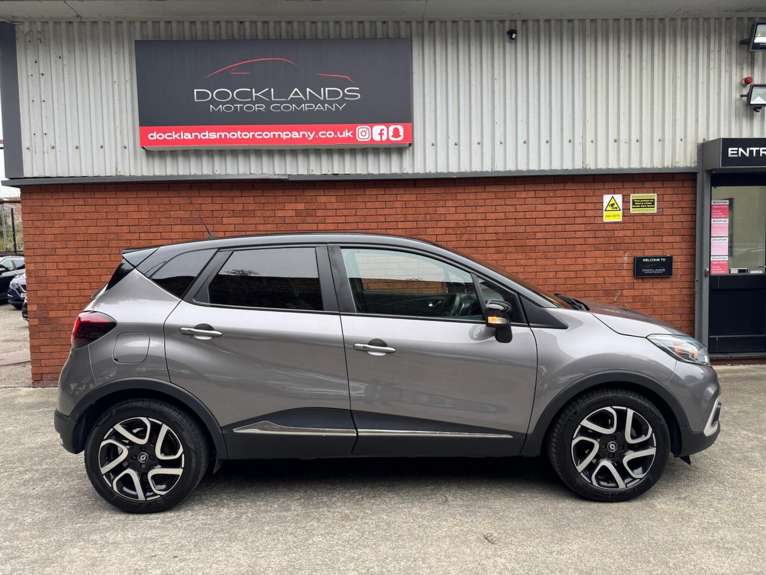 Used Renault Captur 2018 for sale - 76994255: Photo 7
