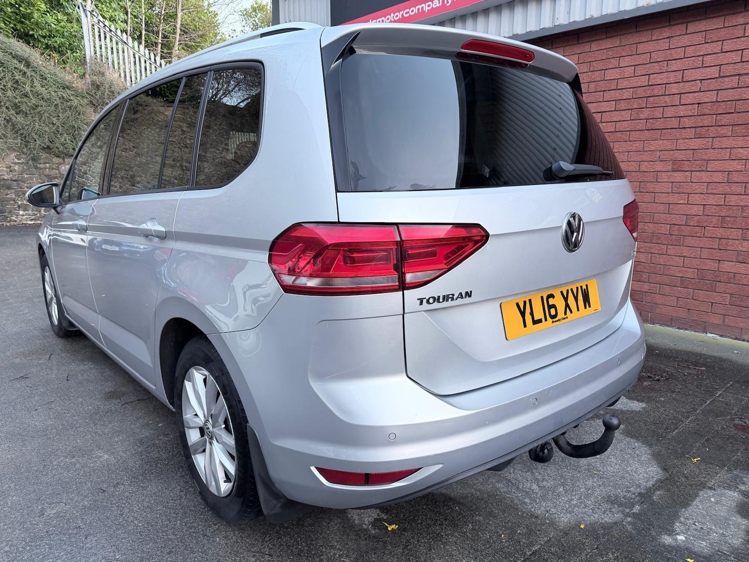 Used Volkswagen Touran for sale - 76995224: Photo 10