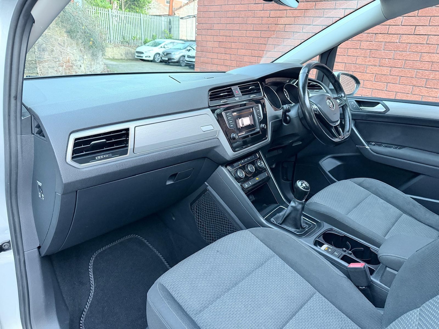 Used Volkswagen Touran for sale - 76995224: Photo 16