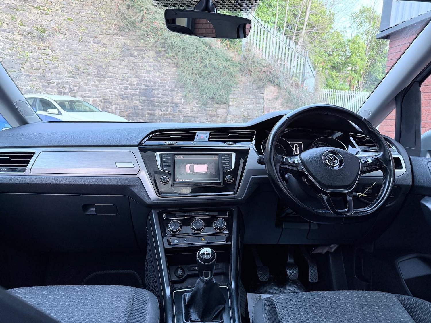 Used Volkswagen Touran for sale - 76995224: Photo 24