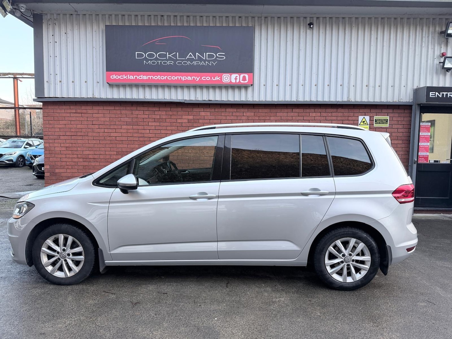 Used Volkswagen Touran for sale - 76995224: Photo 5