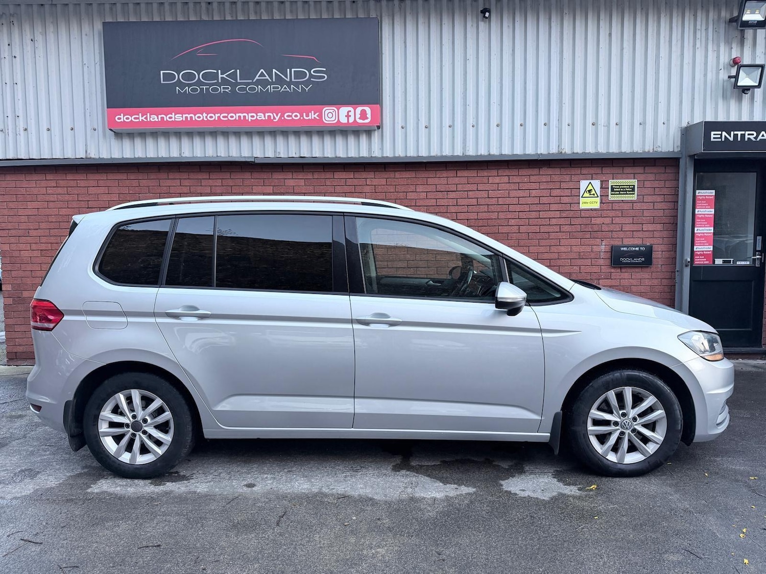Used Volkswagen Touran for sale - 76995224: Photo 6