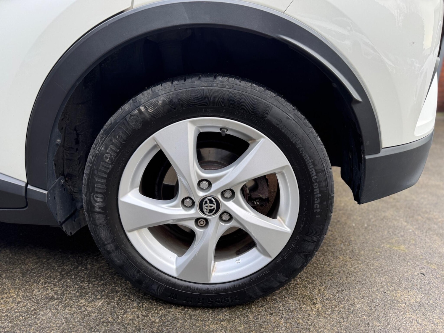 Used Toyota C-HR 2017 for sale - 77696154: Photo 11