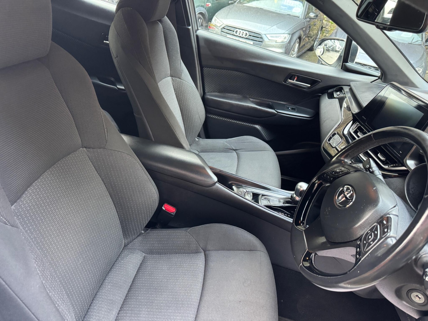 Used Toyota C-HR 2017 for sale - 77696154: Photo 13