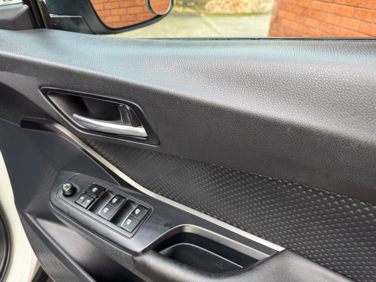 Used Toyota C-HR 2017 for sale - 77696154: Photo 14