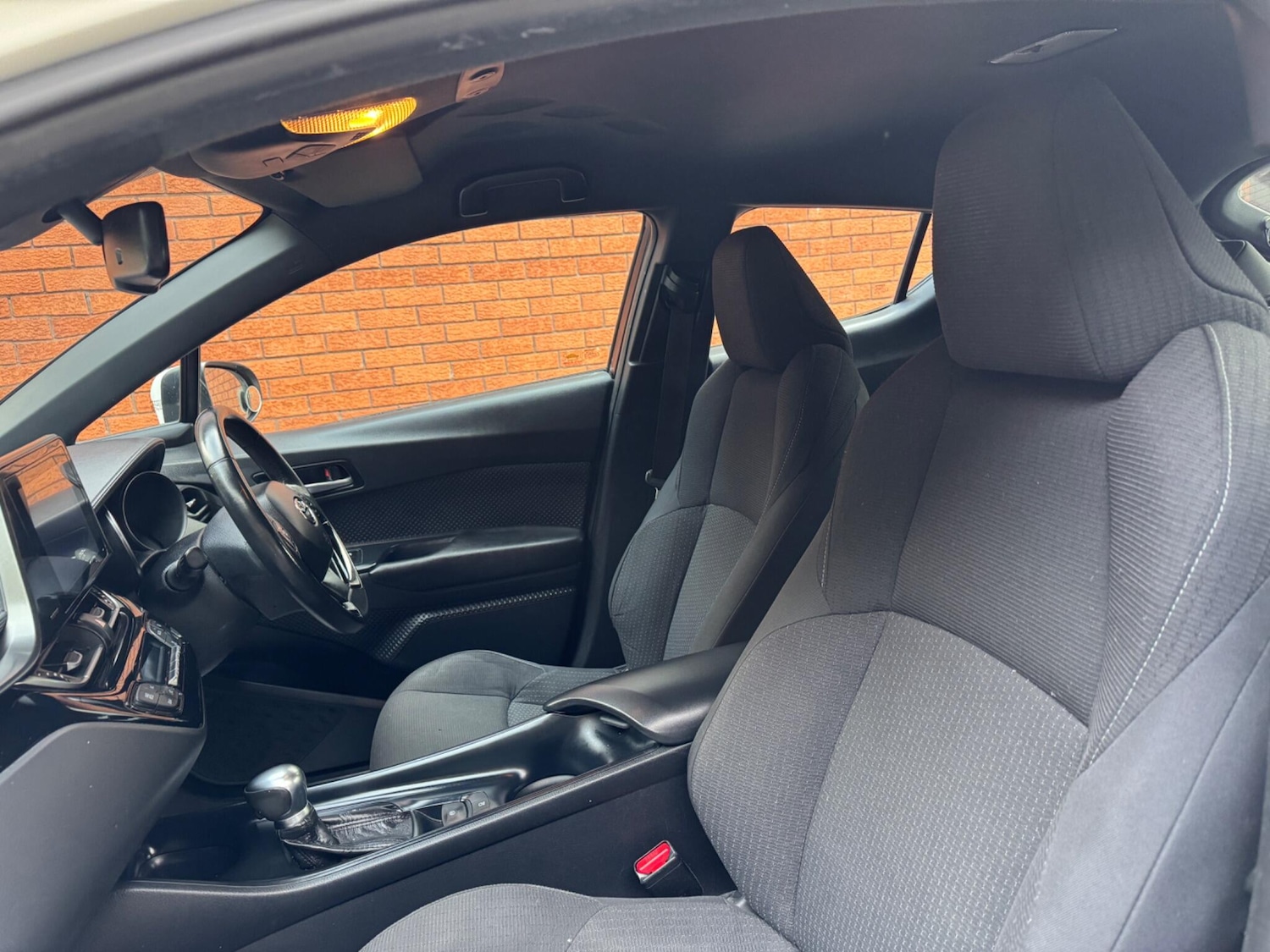 Used Toyota C-HR 2017 for sale - 77696154: Photo 15