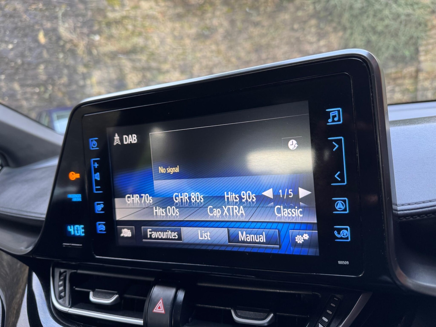 Used Toyota C-HR 2017 for sale - 77696154: Photo 26