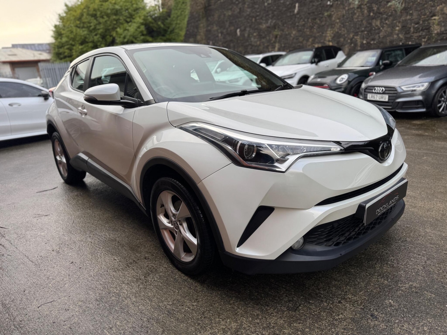 Used Toyota C-HR 2017 for sale - 77696154: Photo 4