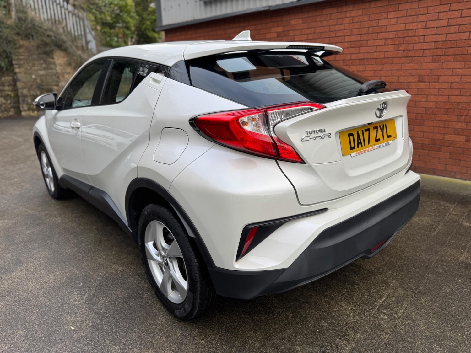 Used Toyota C-HR 2017 for sale - 77696154: Photo 8