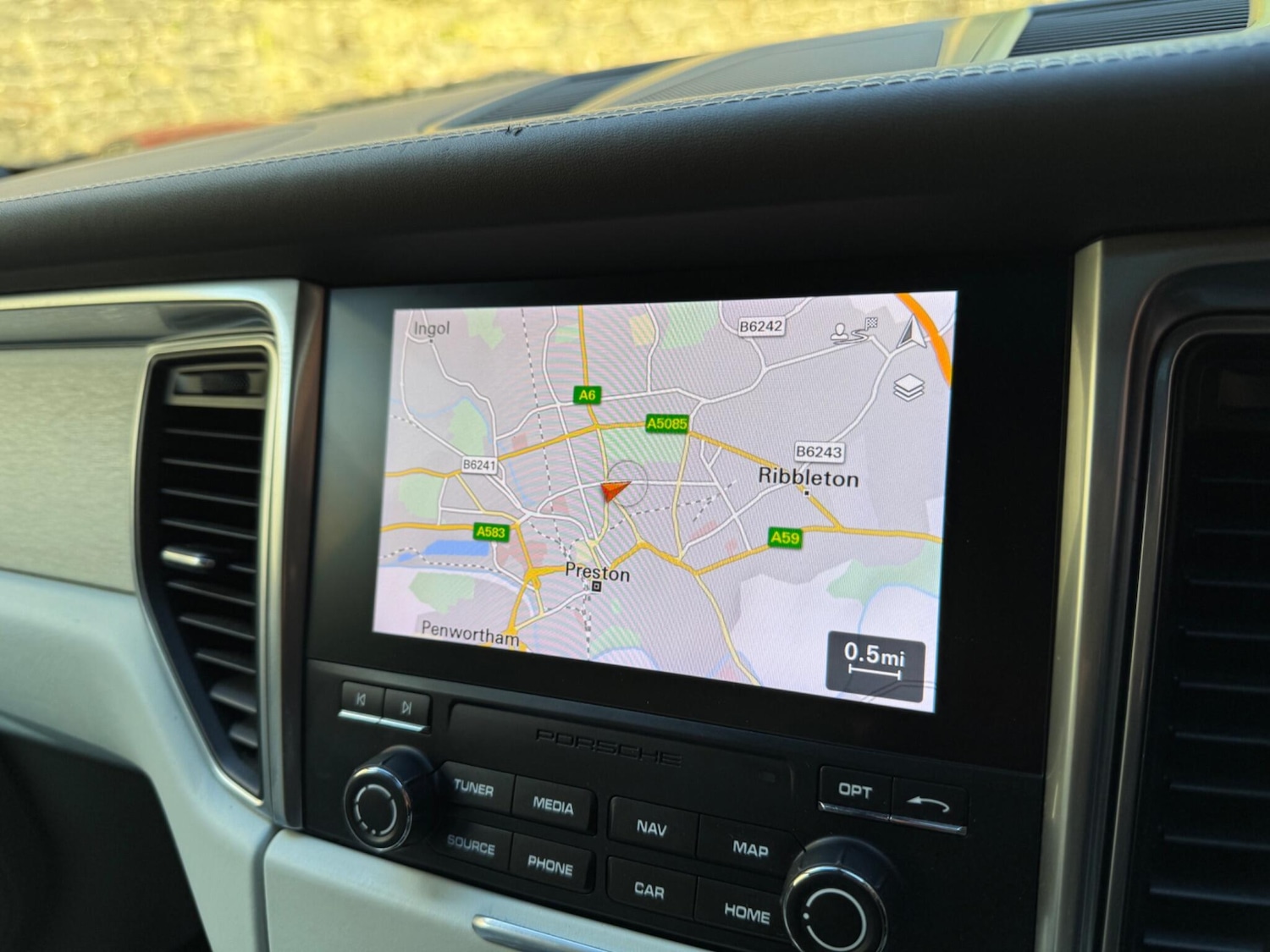 Used Porsche Macan 2016 for sale - 76994484: Photo 32