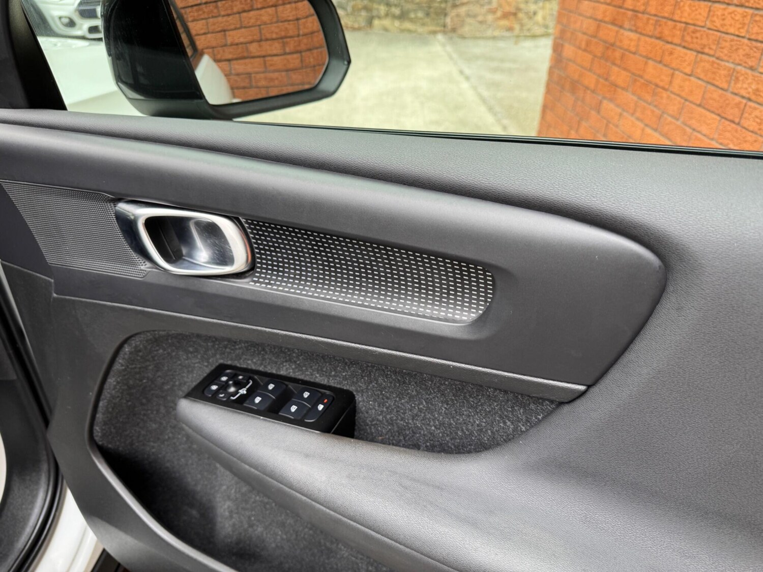 Used Volvo XC40 for sale - 76995980: Photo 15