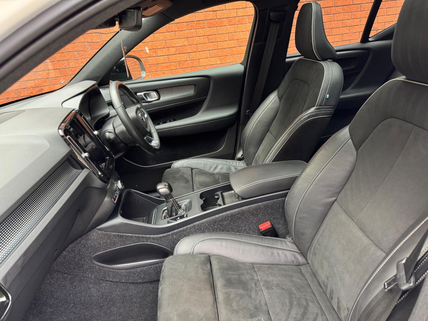 Used Volvo XC40 for sale - 76995980: Photo 16