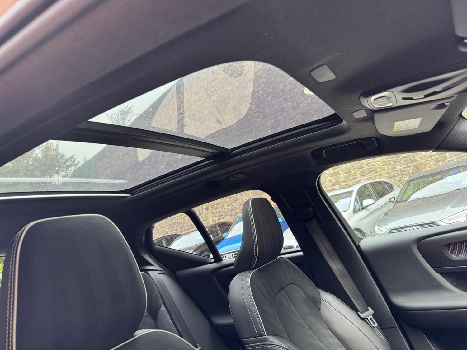 Used Volvo XC40 for sale - 76995980: Photo 23